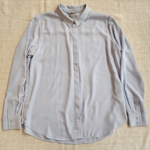 H&M Matte satin button front blouse - Pale Blue - Size 12 - EUC - Picture 3 of 9